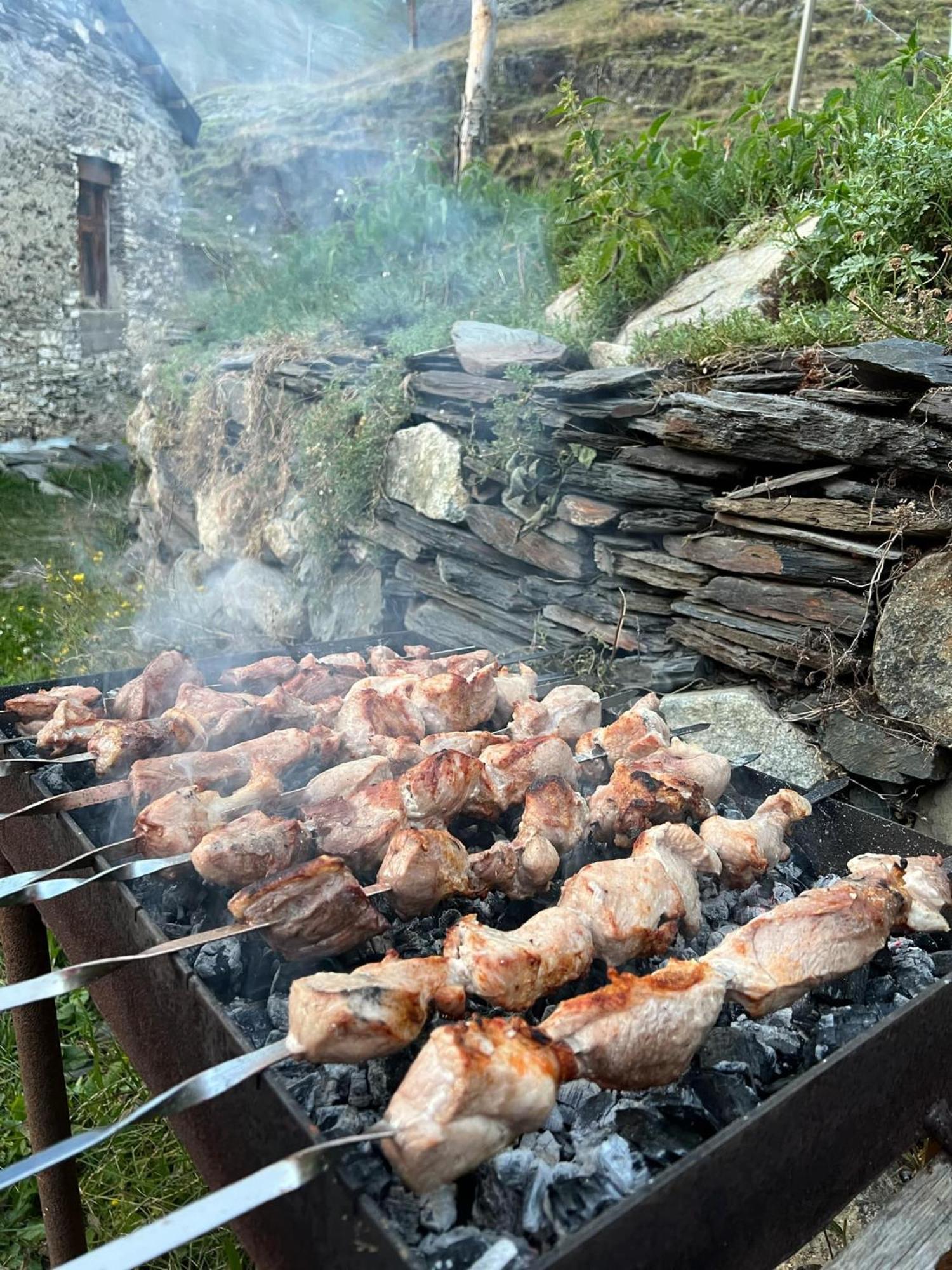 Ushguli 12 Century Ξενοδοχείο Εξωτερικό φωτογραφία